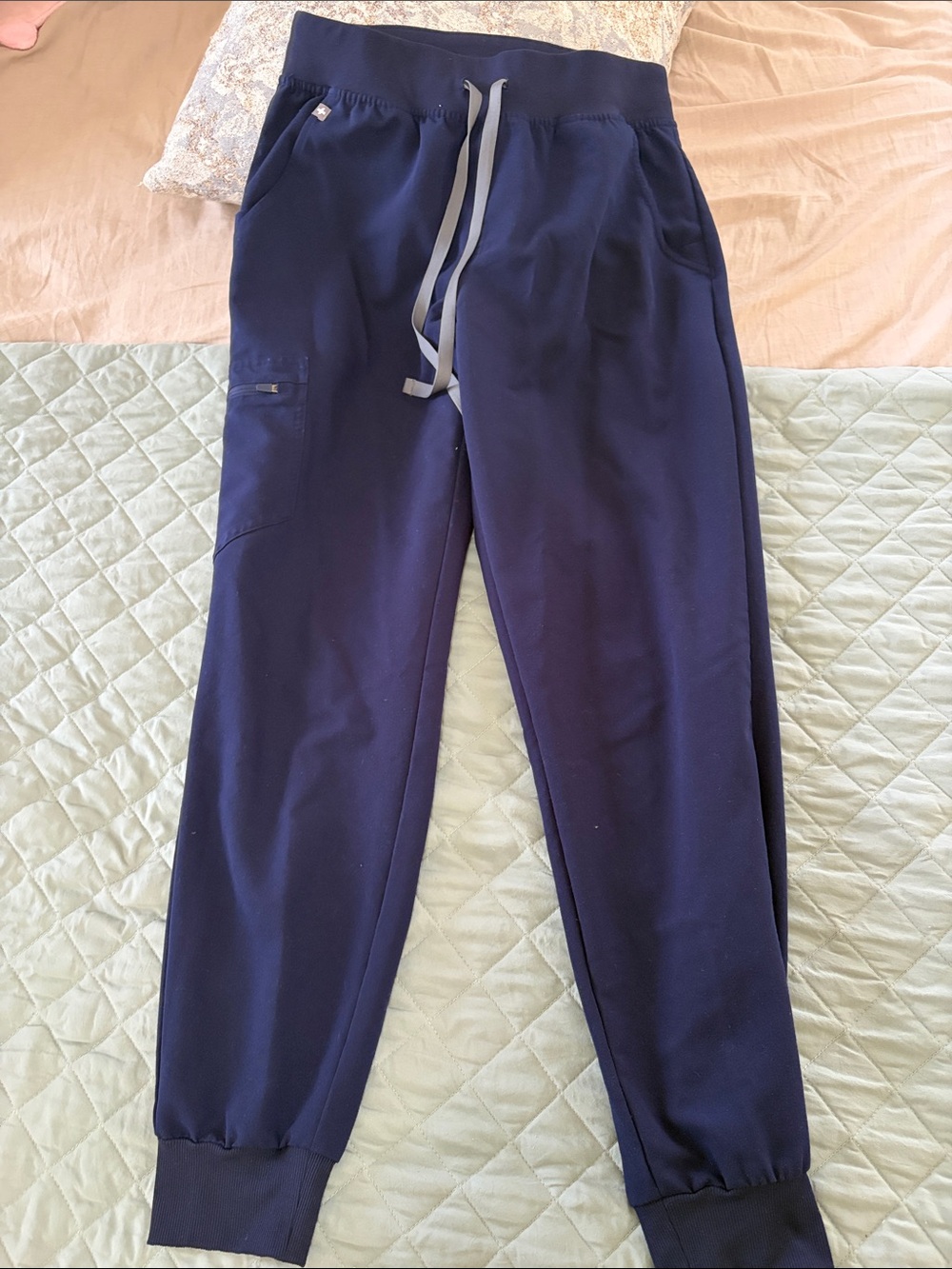 Figs Women's Scrub Set in Navy Blue - Picture 2 of 3
